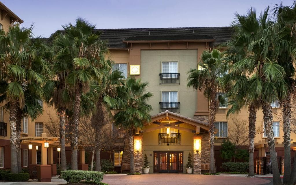 Larkspur Landing Extended Stay Suites